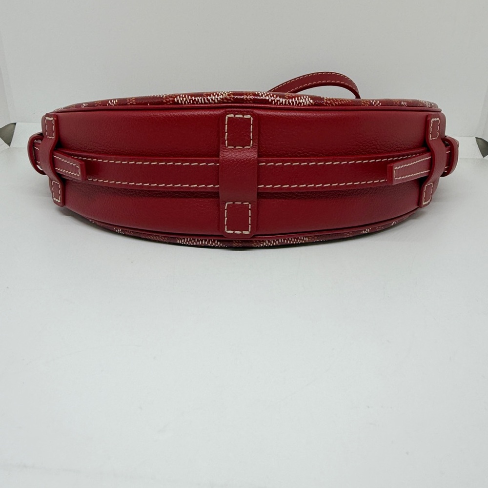 Authentic Goyard Hirondelle Shoulder Handbag in Red - Picture 2 of 13